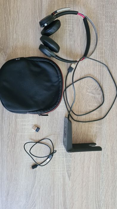 Продавам хедсет Plantronics Poly Voyager Focus 1