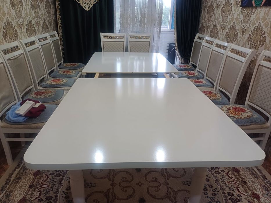 Стол со стульчиками