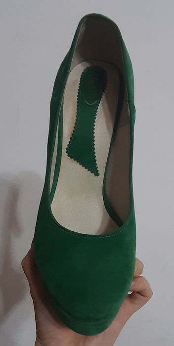 Pantofi din piele intoarsa verzi