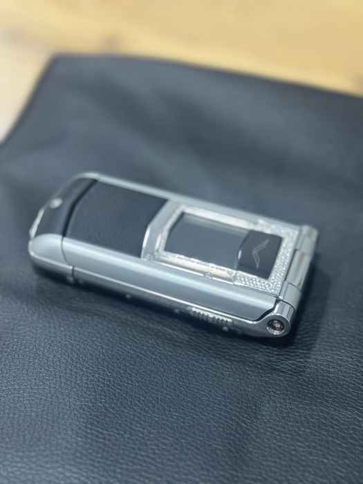 Телефон оригинал vertu  очень редкий модель