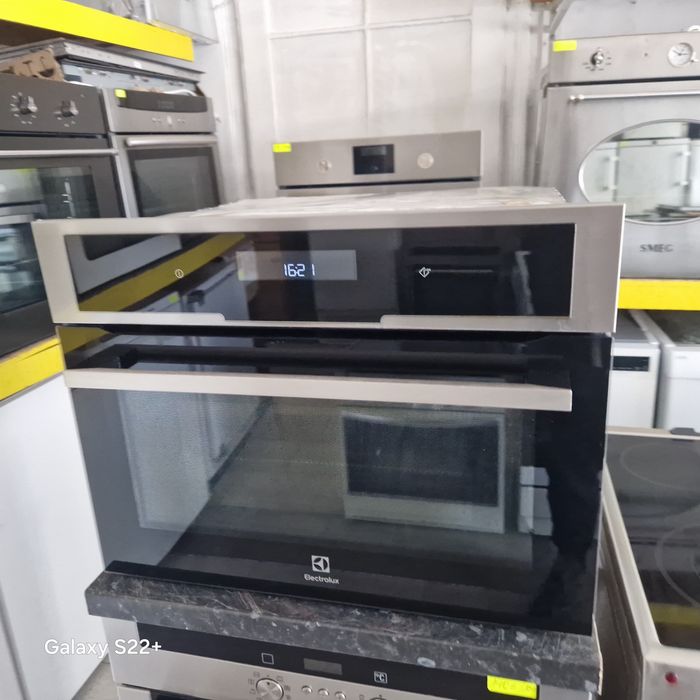 Компактна фурна и микровълнова за вграждане AEG