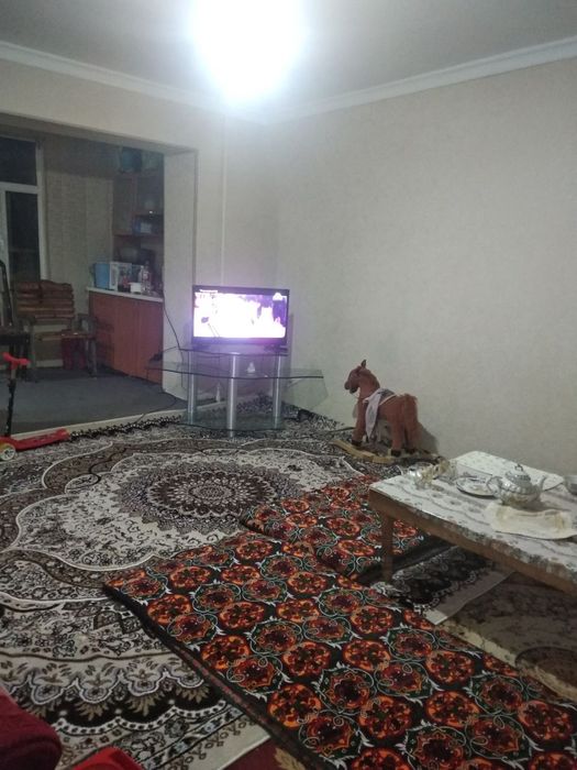 Зур Уй сотилади...