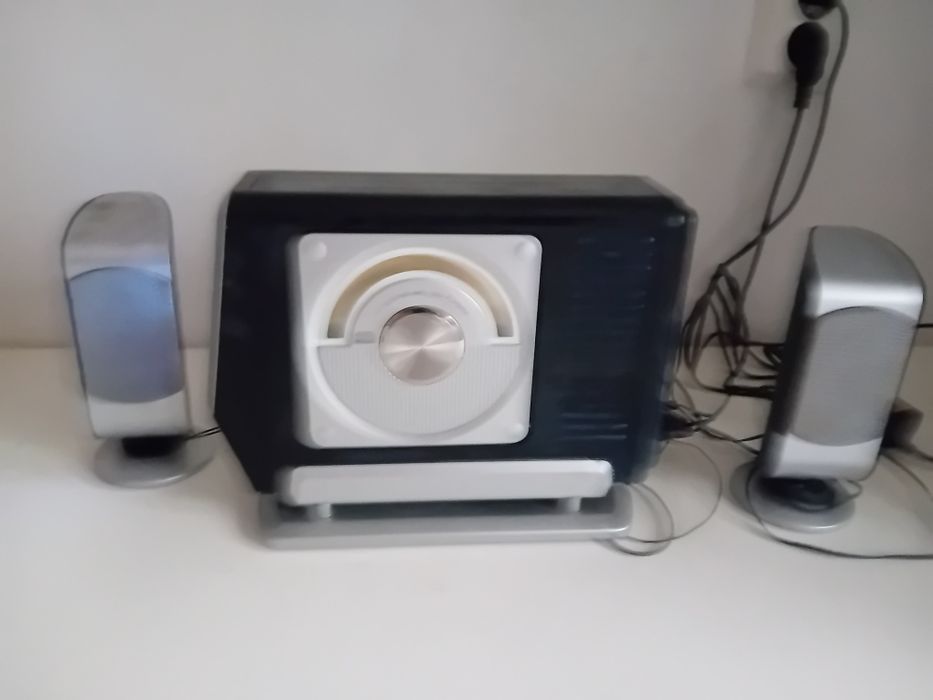 Universum vertical micro audio sistem