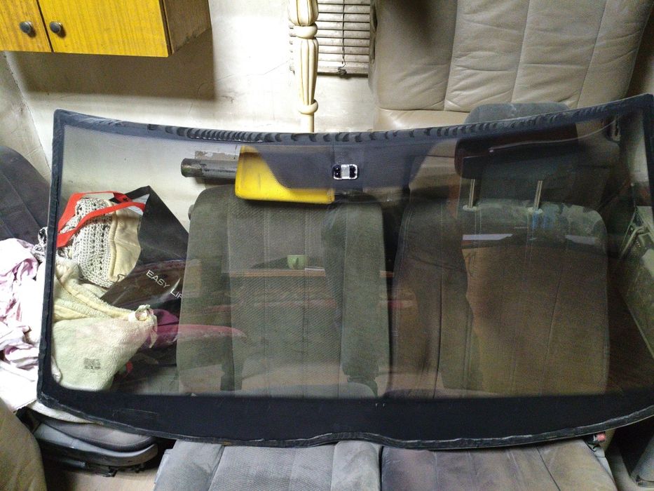 лобовое стекло Мерседес лупарь