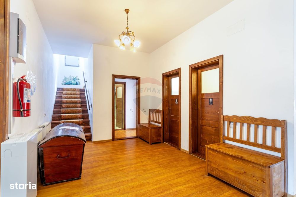 COM 0Cabana cu 7 camere de vânzare, 387 mp utili, 1300 mp teren!