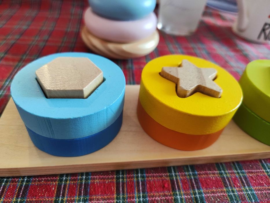 Дървени рингове и фигурки