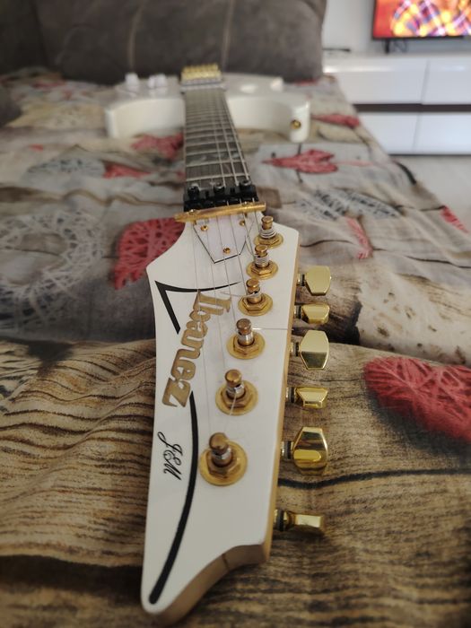 Ибанес гитару продаю