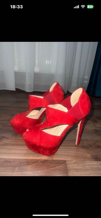 Botine / sandale cu toc și platformă