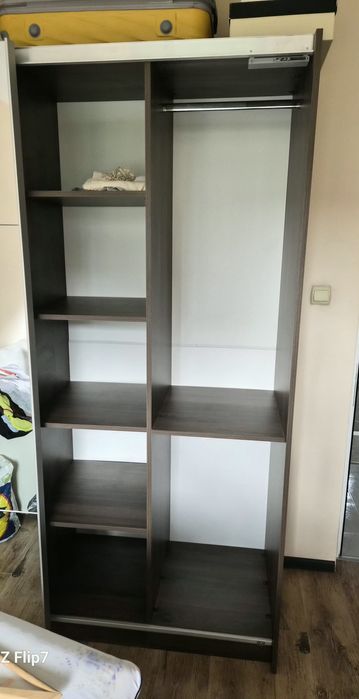 Гардероб с две плъзгащи врати