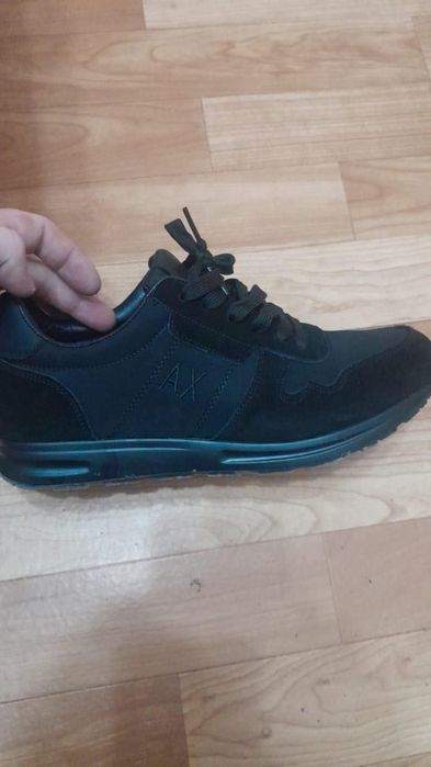 Продам кроссовки