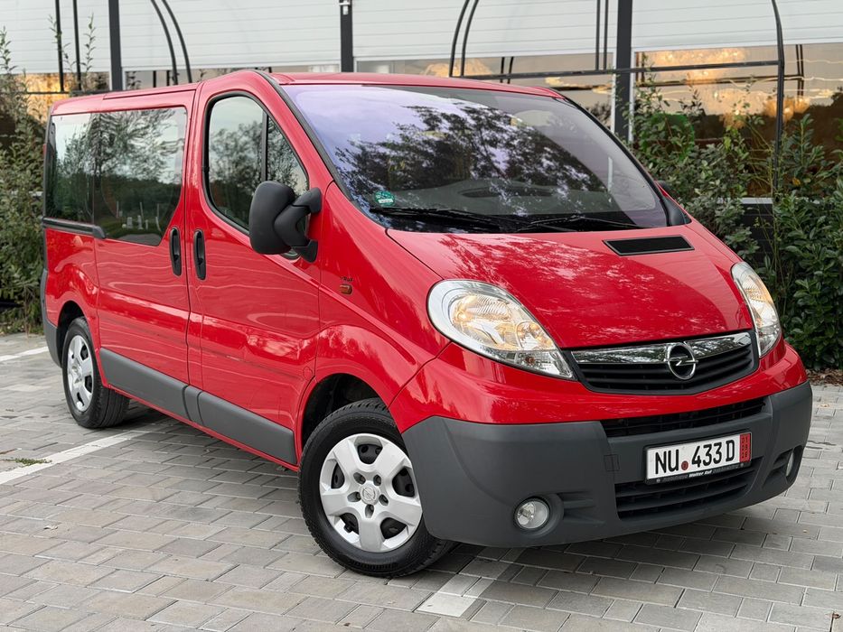 Opel Vivaro | Pilot Automat | 9Locuri | Clima | Carlig|Euro5|