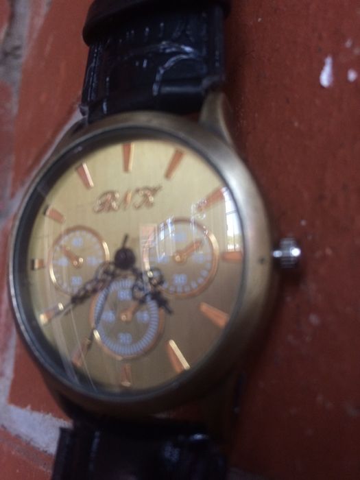 Чмошные, отвратительные часы