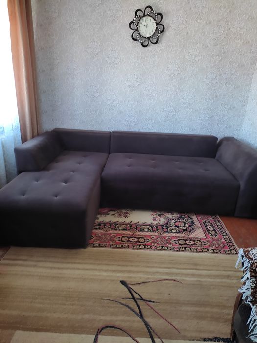 Продается угловой диван .