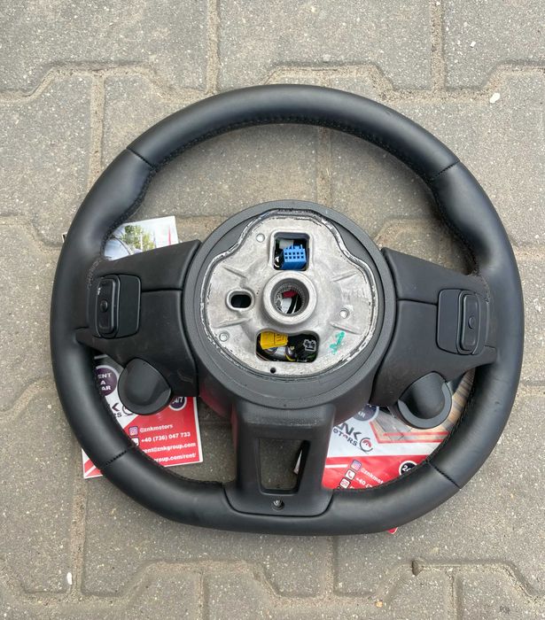 Maserati Grecale Trofeo - volan tesit  - airbag cusut in piele