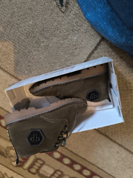 Продам ботинки осенние на мальчика