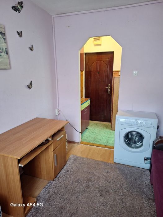 Închiriez sau ofer cazare  garsoniera str. STEFAN CEL MARE