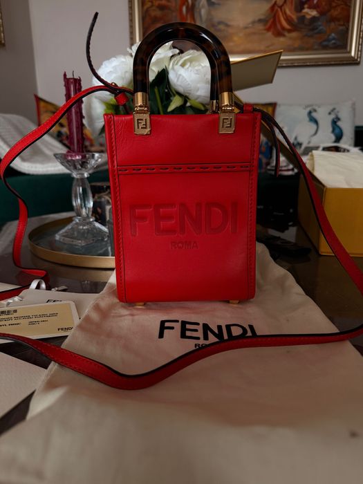 Нова чанта Fendi с етикети
