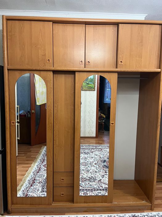 Продам шкаф гардеробный