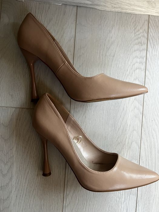 Дамски високи обувки