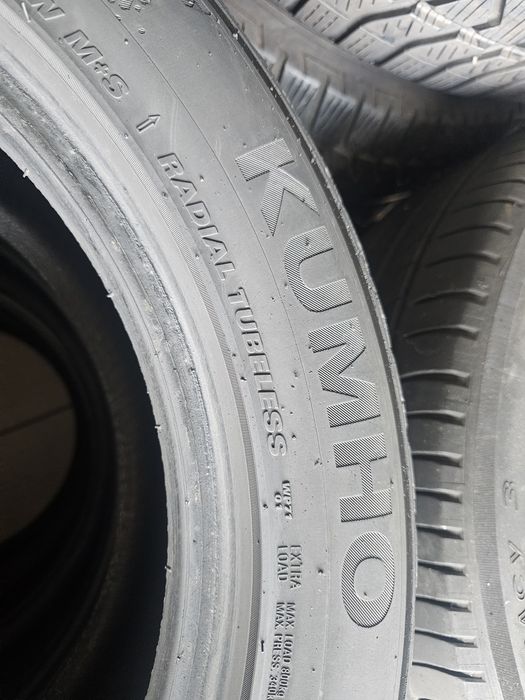 235/50R17  M+S KUMHO