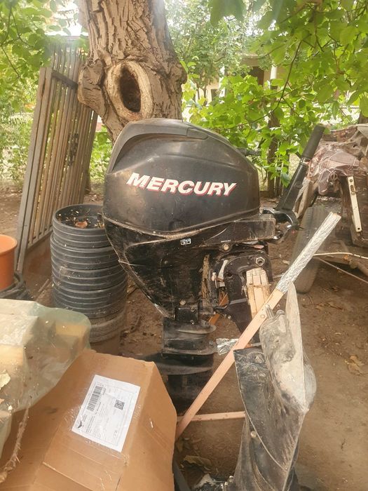 Pachet motoare Mercury 30 CP 4 Stroke – 1 funcțional + 2 dezmembrate