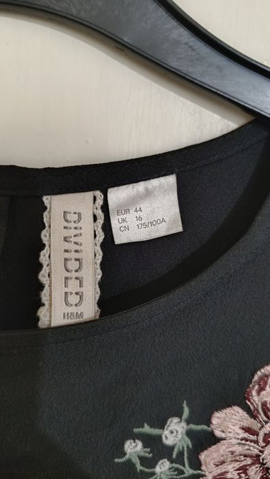Rochiță H&M cu broderie nouă