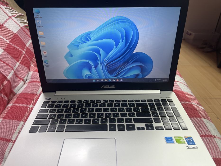 срочно Ноутбук ASUS