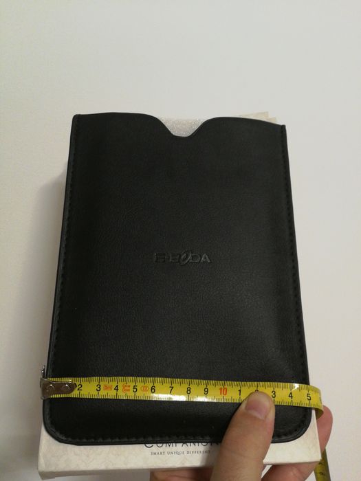 Husa universala tableta E-Boda Revo R93G noua Piele neagra, nu jucarie