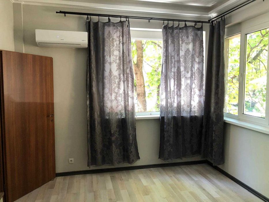 Дава се под наем Двустаен апартамент в София, Център - 70 кв.м за 650 € - Снимка #3