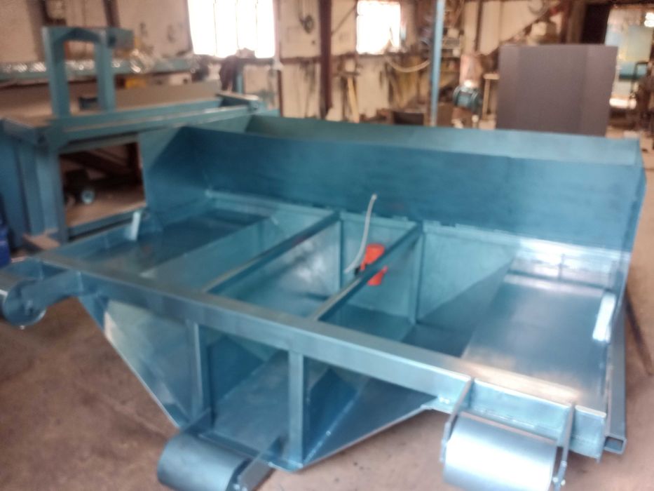 masina de turnat rigole trasa de buldoescavator