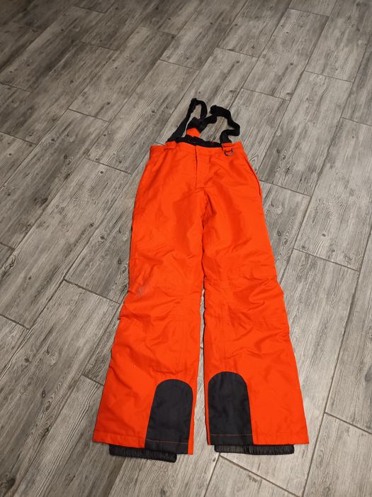 Pantaloni ski și salopete ideale pt zăpadă