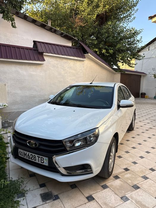 Срочная продажа автомобиля Lada Vesta