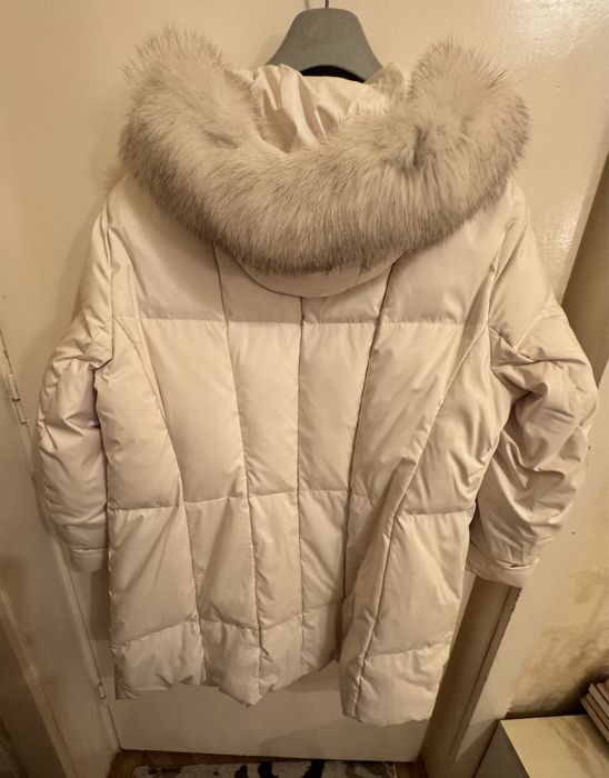 Geacă Damă alba treisferturi, puf de gasca, cu gluga