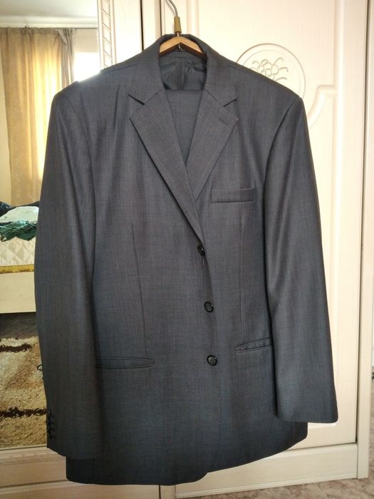 Срочно продам костюм