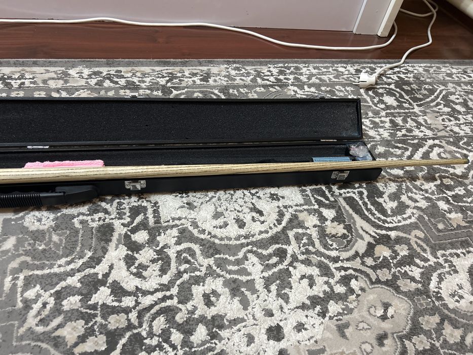 Бильярдный кий с кейсом