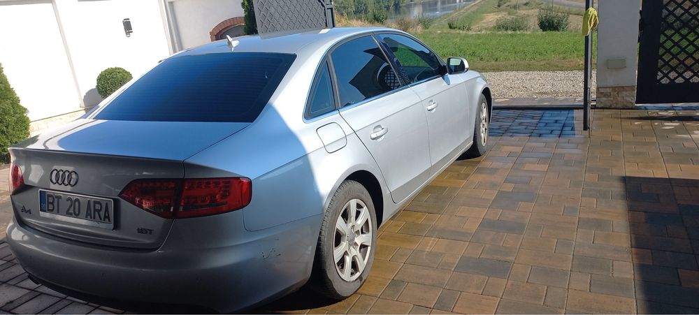 Audi A4 limuzină