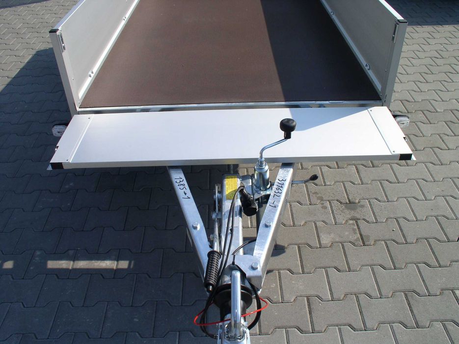 Remorca Humbaur cu sistem de franare