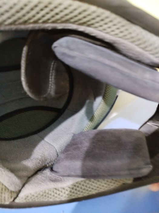 Каска на red bull размер M