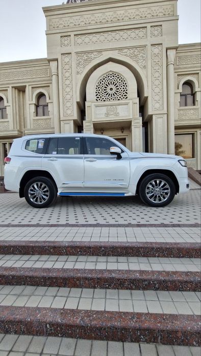 Toyota Land Cruser 300 XVGR Японка 2022йил 3.5турбина матор фулпазится