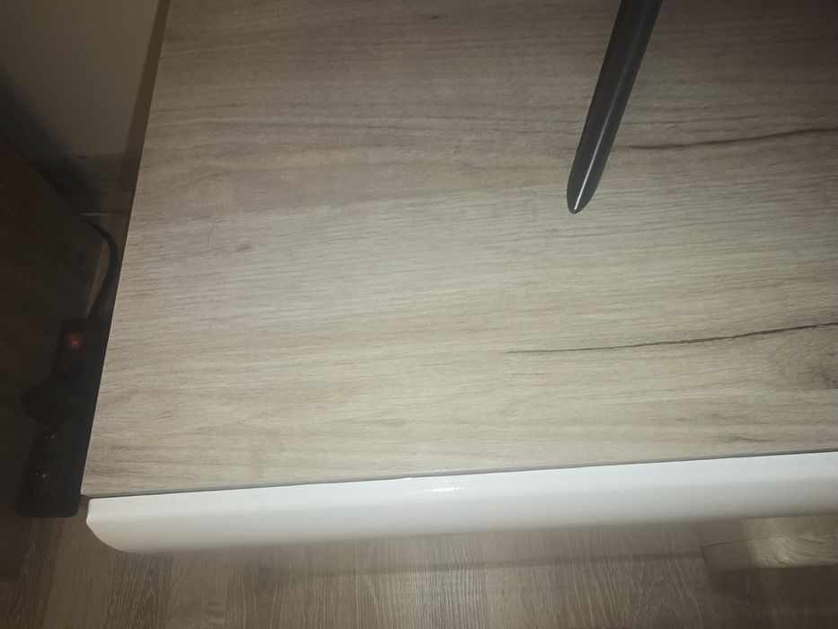 Тв шкаф в  цвят бял гланц