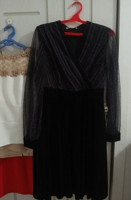 Продам нарядные платья — отличное состояние!