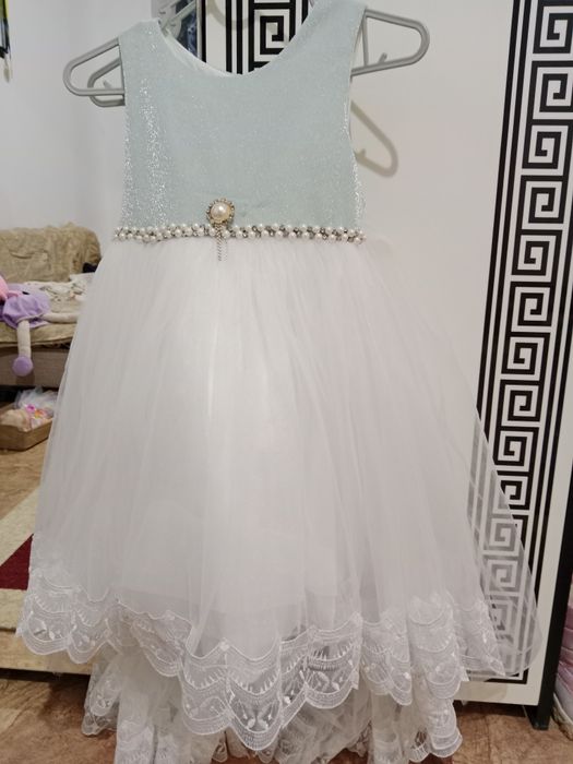 Продам платье для девочки