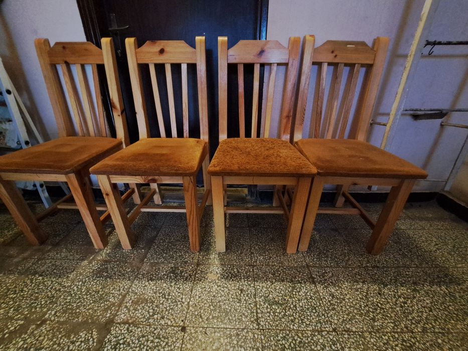 Столове дървени  4бр