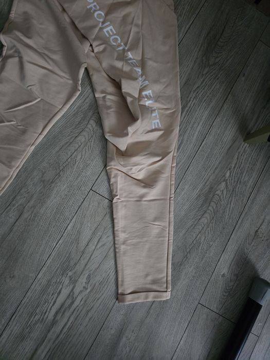 Pantaloni de trening ,noi