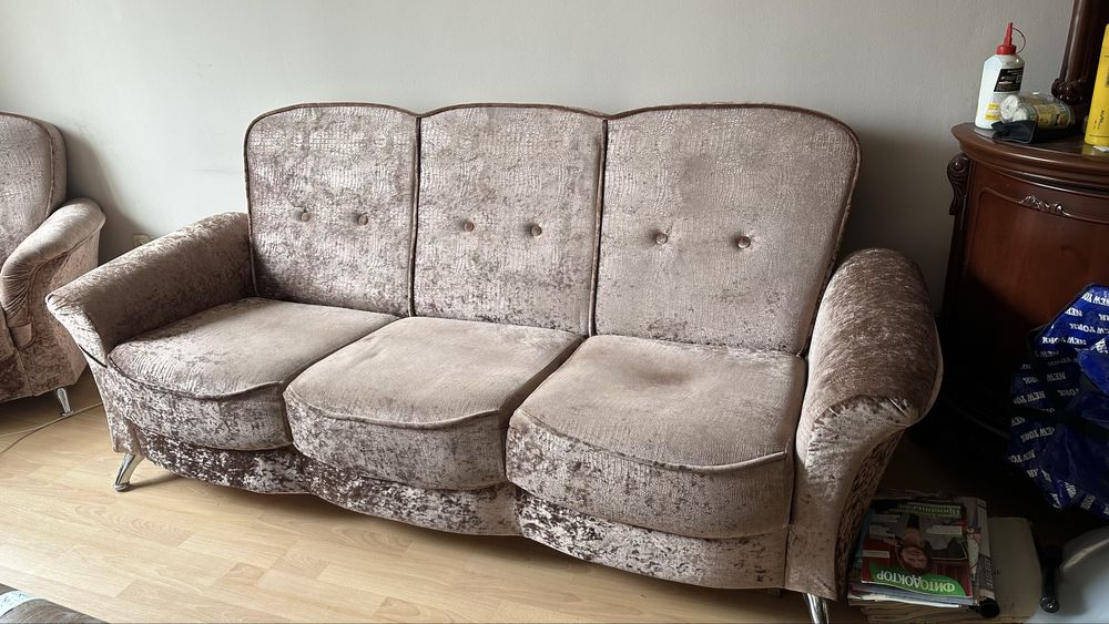 Диван с креслом