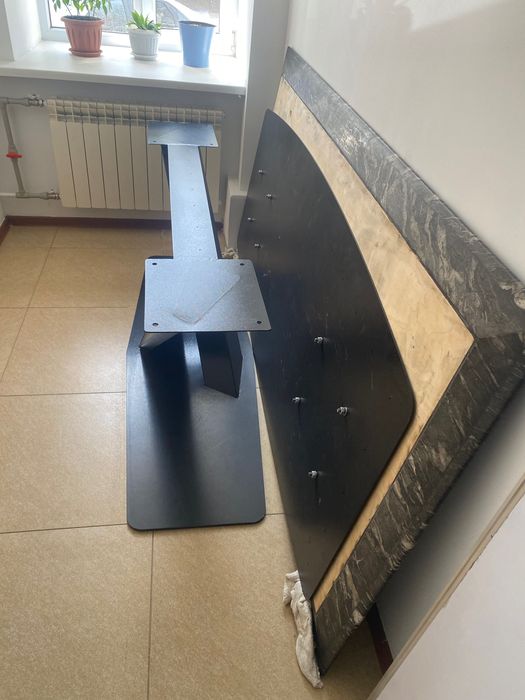 Стол с подстольем