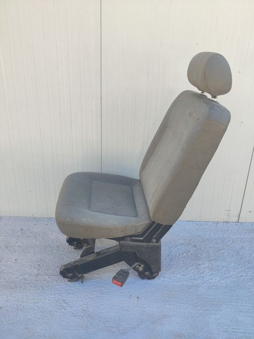 Scaun rabatabil randul 2 VW T5 Caravelle Transporter 7H0 8+1 2004-2009