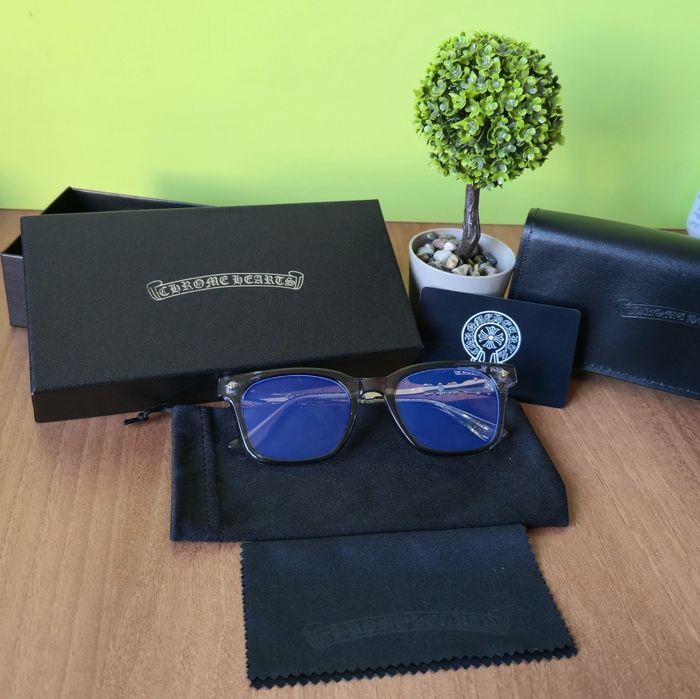 Chrome Hearts очила – оригинален дизайн, титаниеви детайли