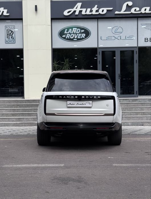 Range Rover SV P65
