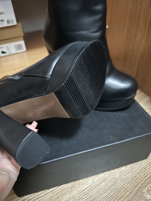 Сапоги на каблуке